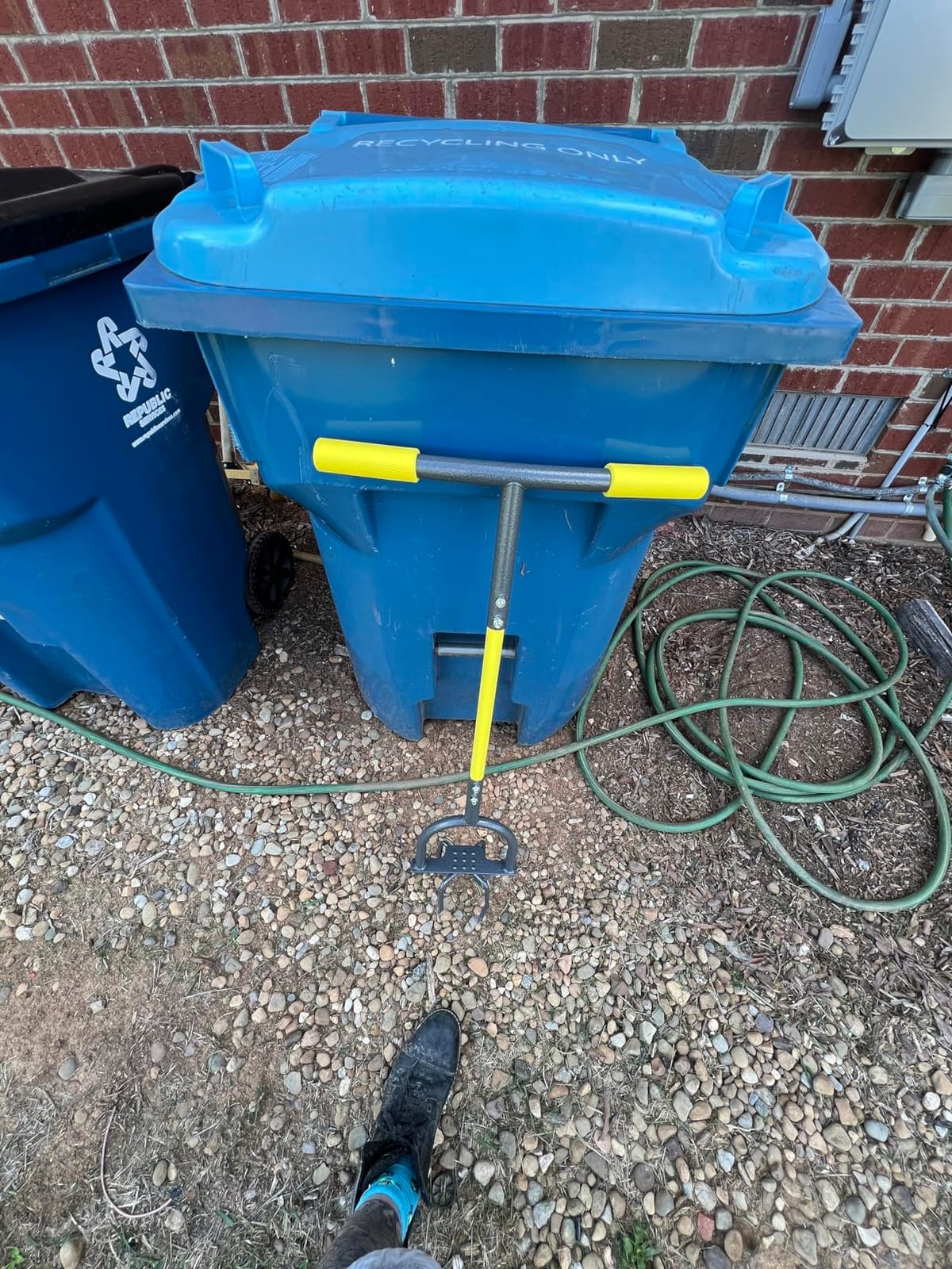 Jardineer Hand Tiller for Gardening, Manual Twist Tiller Cultivator, Heavy Duty Garden Claw, Soil Loosener & Lawn Aerator for Soil Mixing, Garden, Flower Box and Raised Bed customer photo 2