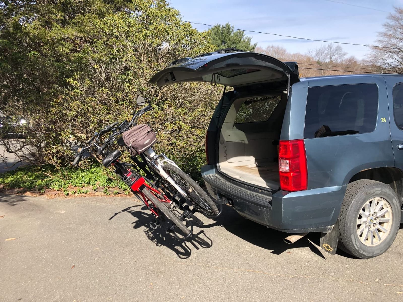 WEIZE Hitch Bike Rack, Wobble Free Smart Tilting Folding Bicycle Car Racks for Standard, Fat Tire and Electric Bike, 2-Bike 160 lbs Capacity, 2-inch Receiver customer photo 2