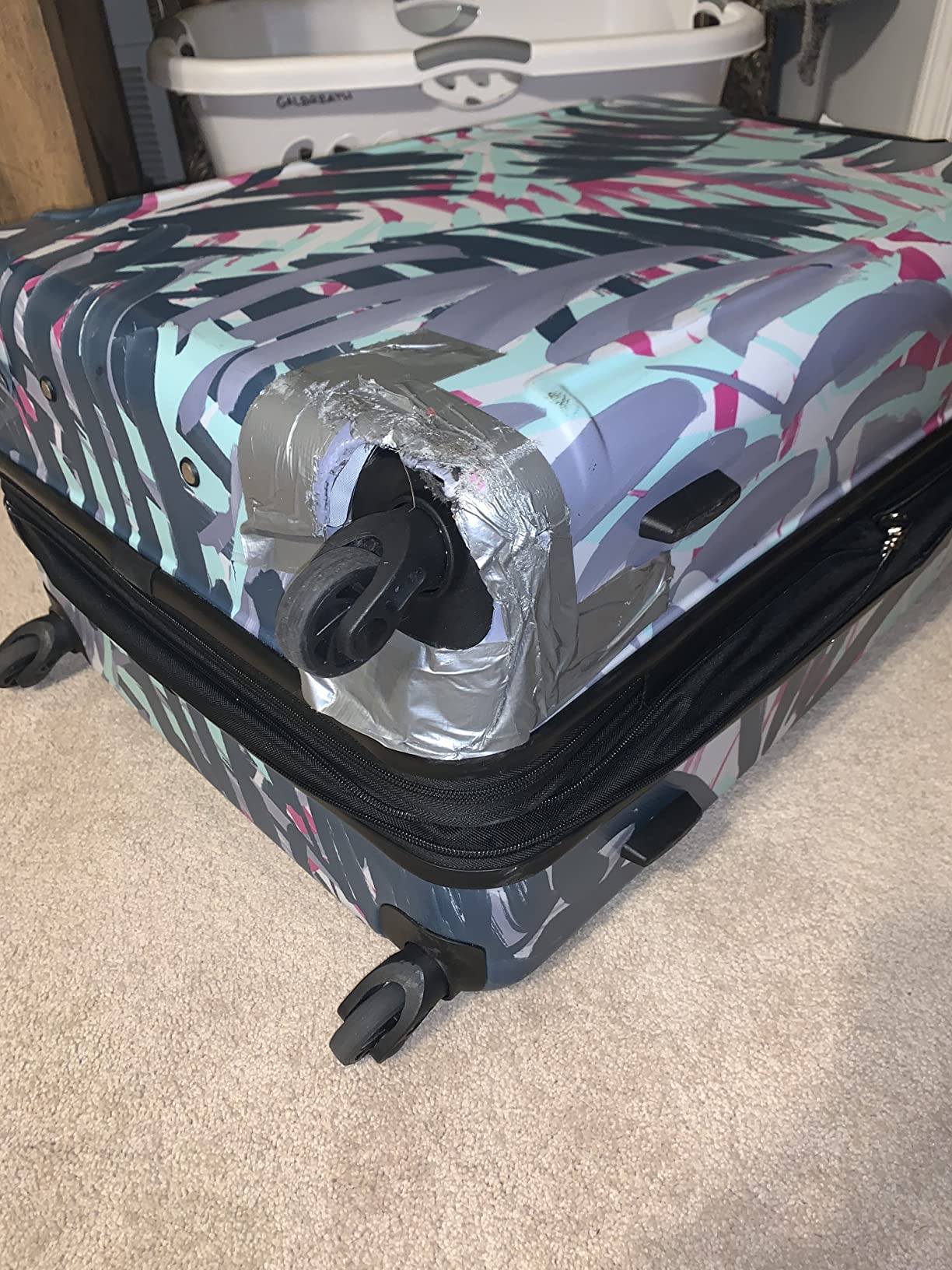 American Tourister Moonlight Hardside Expandable Luggage with Spinner Wheels, Cosmos, Carry-On 21-Inch customer photo 1