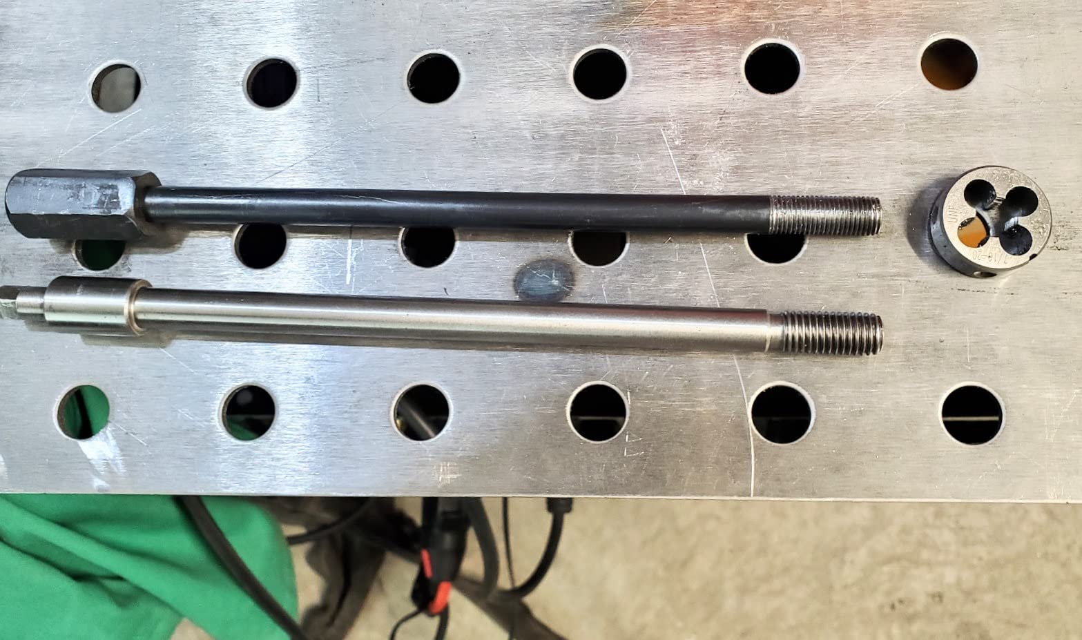 INTBUYING Benchtop Mini Milling Drilling Machine 7''x27-1/2'' Brushless Precision Mill Drill, 50-2250rpm, R8 Spindle (RCOG-25V) customer photo 1