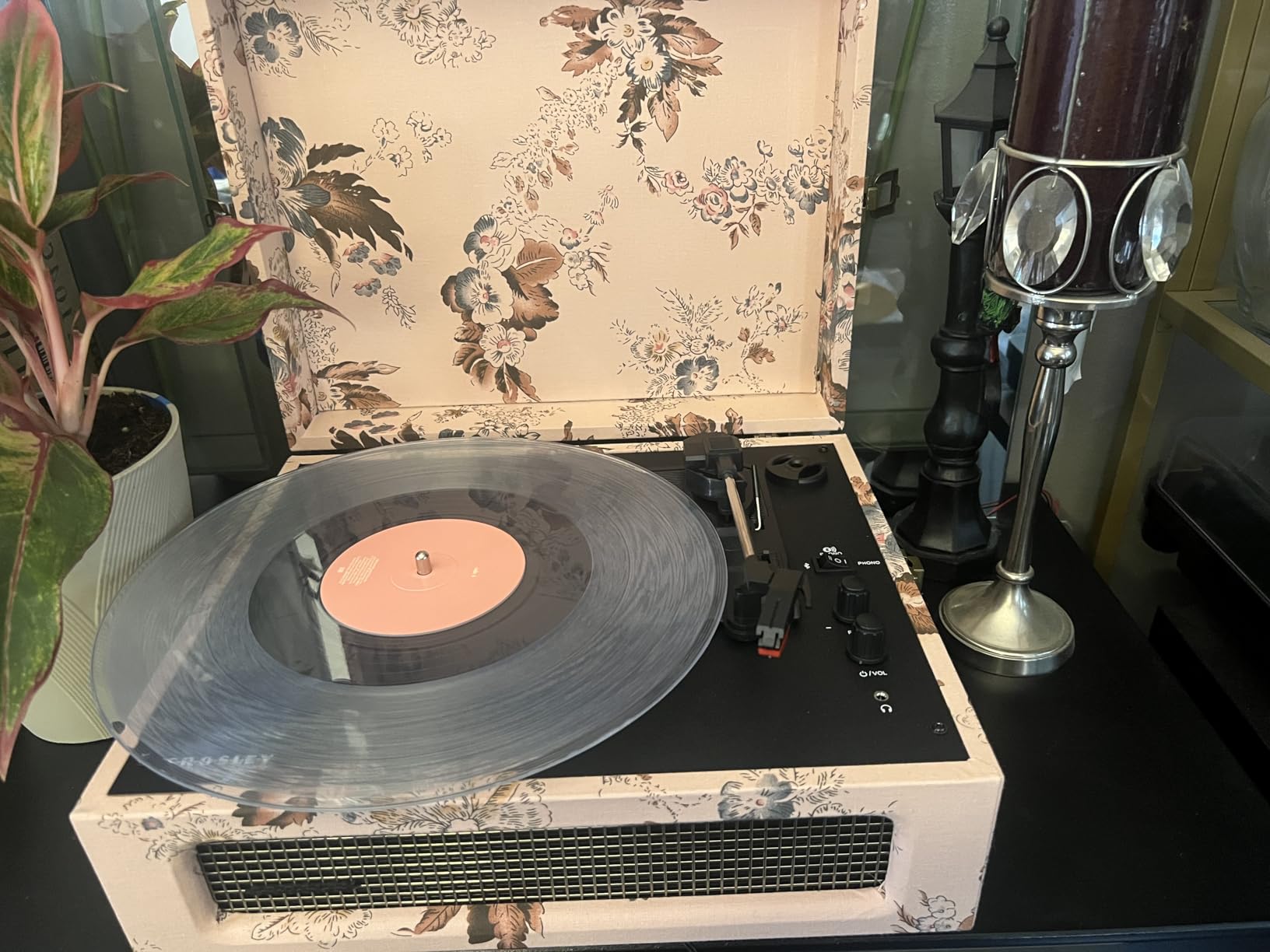 Crosley CR8017B-FL Voyager Record Player, Floral customer photo 2