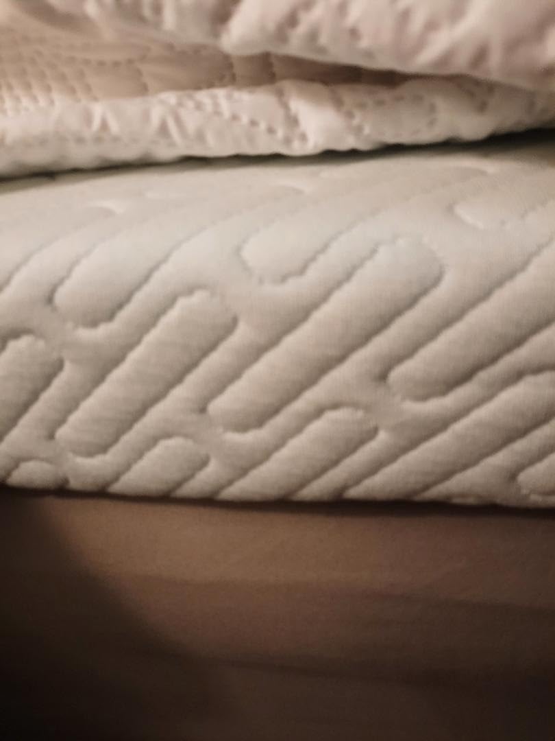 VALUXE 3 Inch Gel Memory Foam Mattress Topper Queen Size High Density Cooling Pad Pressure Relief Bed Topper (with Removable & Washable Bamboo Cover) customer photo 2