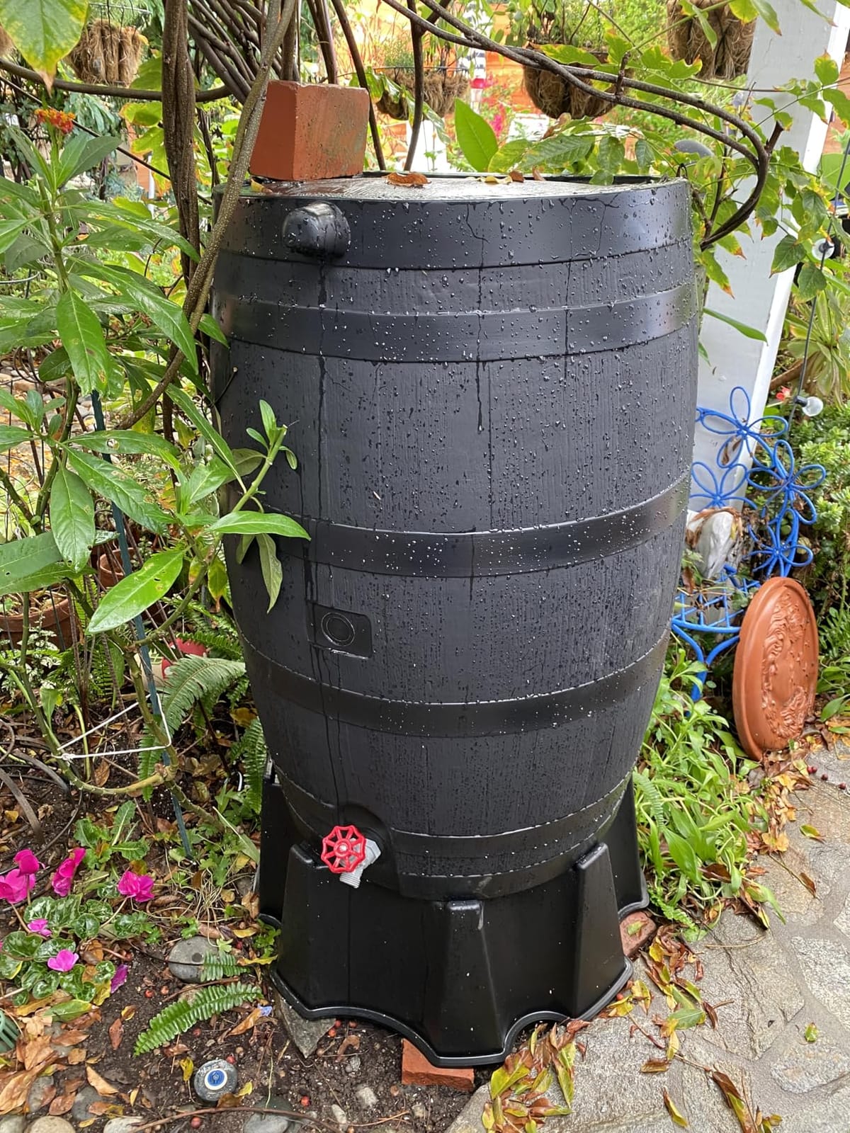 RTS Home Accents 50-Gallon ECO Rain Barrel Made with 100% Recycled Plastic, Flat Back Rain Water Collection Barrel, Stand Included, Black customer photo 2