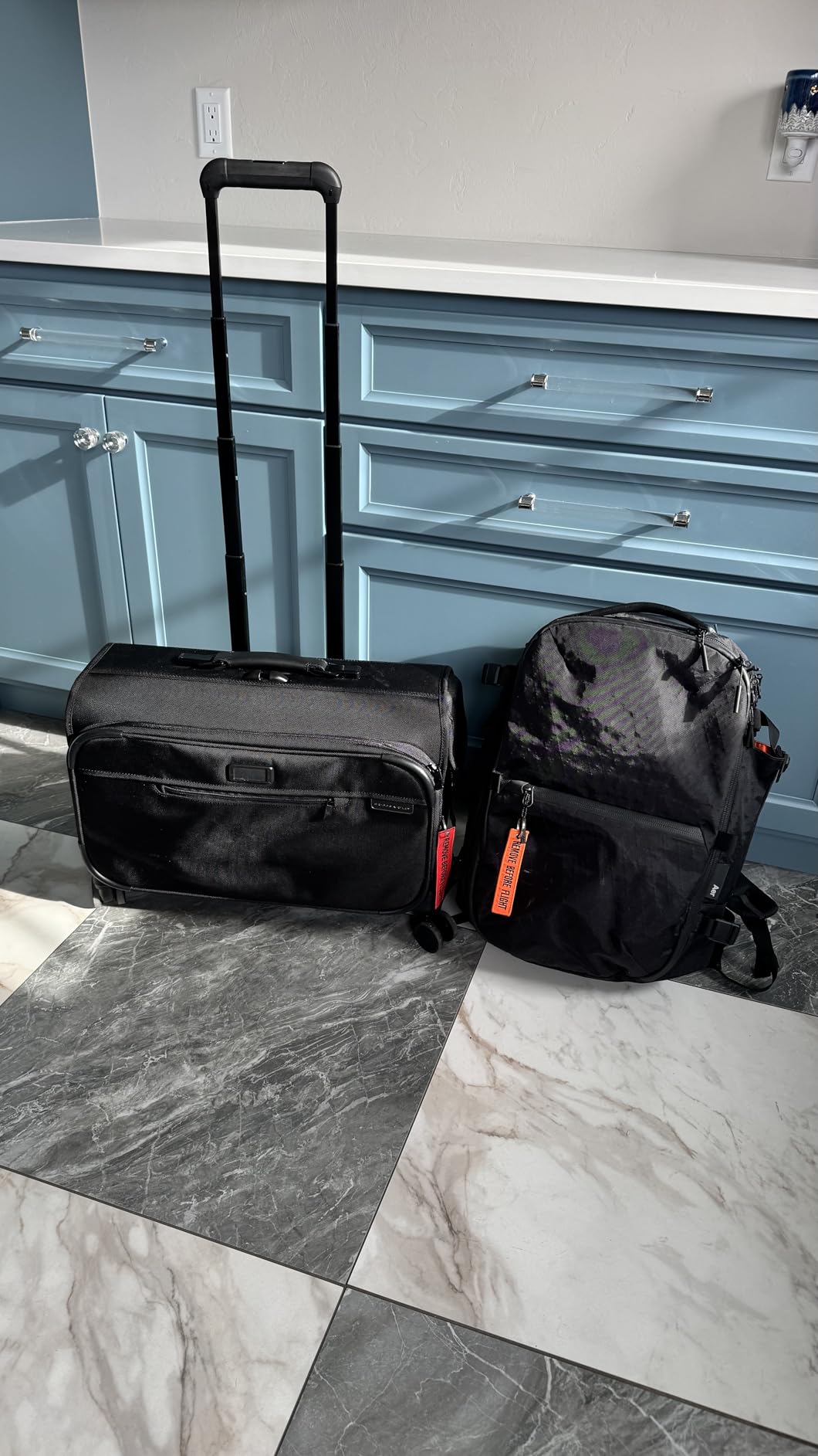 Briggs & Riley Deluxe Wardrobe Spinner - Checked Luggage for Travel, Suitcases with Wheels, Softside Rolling Bag for Men & Women, Built in Hook for Clothes - Baseline Collection, Black customer photo 1