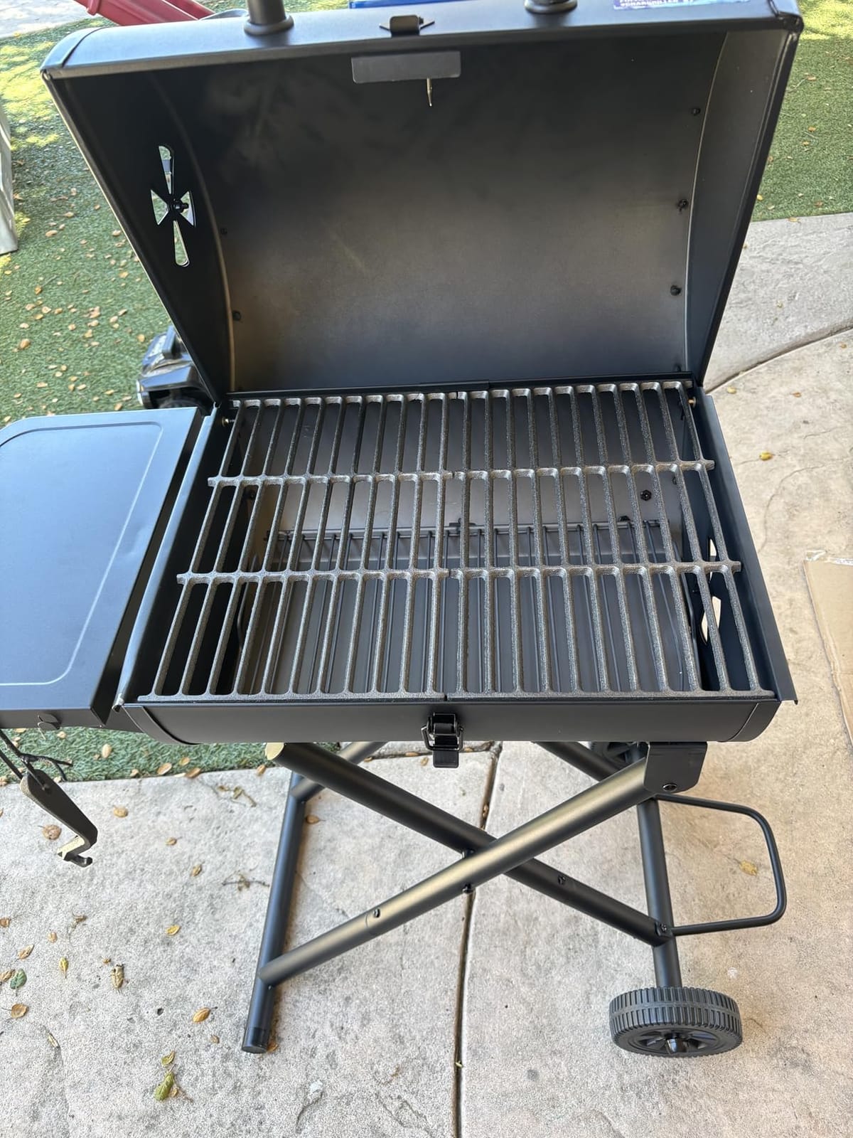 Char-Griller E1816 King-Griller Gambler Portable Charcoal Grill in Black customer photo 2
