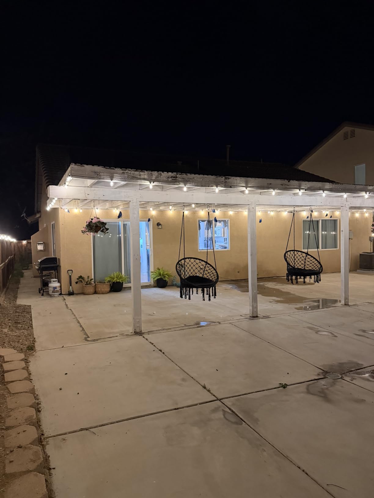 Brightever 100FT Outdoor String Lights 52 Bulbs, Waterproof Patio Lights | 2 Spare ST38 Edison Bulbs Dimmable, Connectable Plug-in LED Outdoor Lighting for Porch, Garden, Backyard, Balcony, 2700K customer photo 2