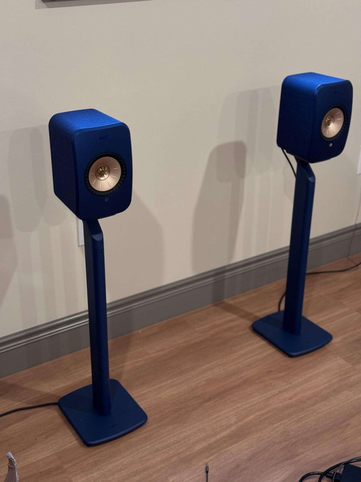 KEF LSX II Wireless HiFi Speaker System (Carbon Black) customer photo 2