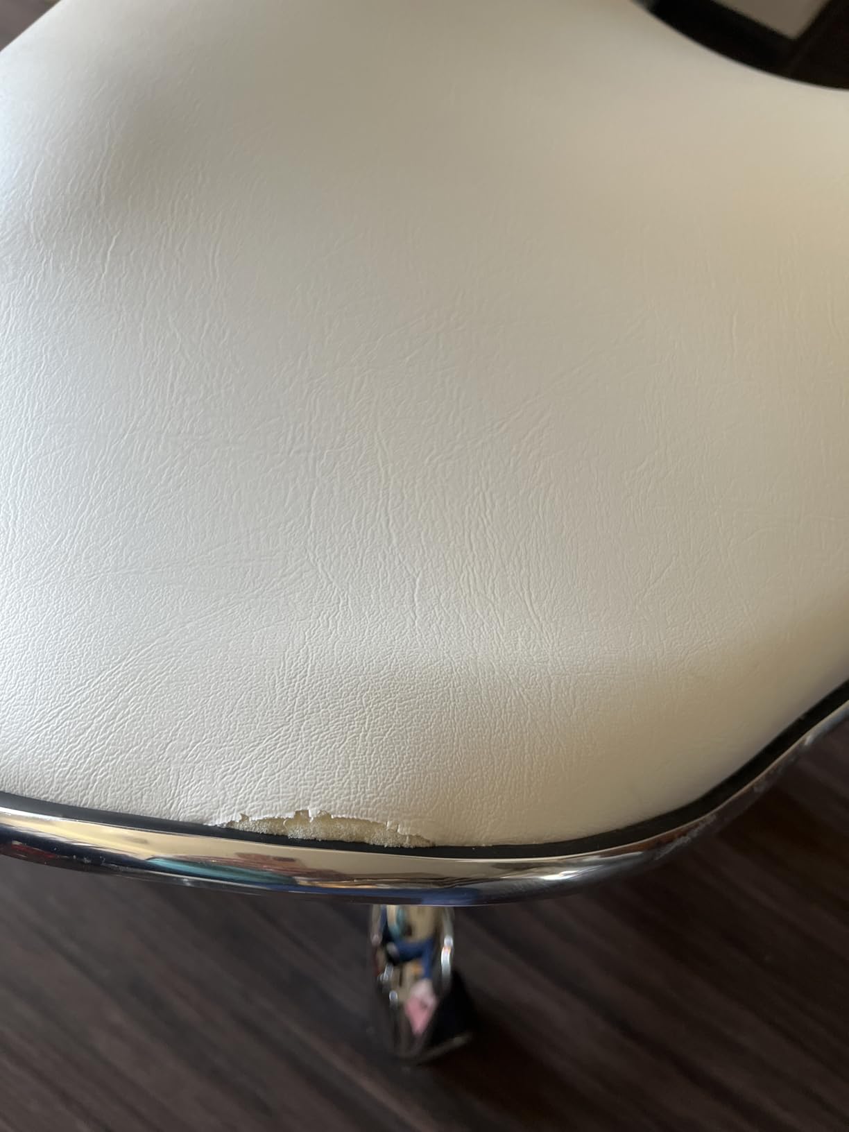 Minewill Pedicure Chair for Nail Tech, Heavy Duty Metal Base for 400 Lbs | 2 In Adjustable, Ergonomic Back Support, Rolling Swivel, Soft Sitting, Perfect for Massage Salon Spa Medical Tattoo, White customer photo 1
