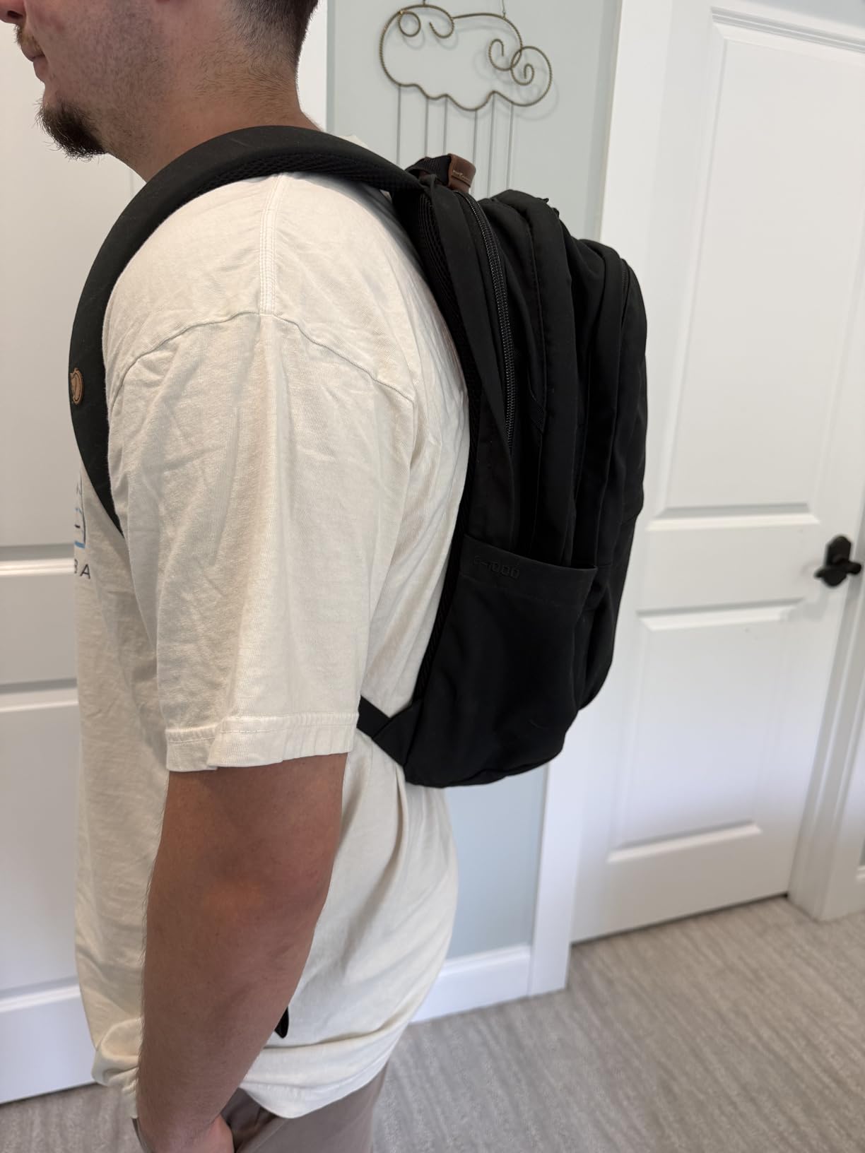Fjallraven Raven 28 Backpack - Multi-Pocket Organization, Padded Support, Durable Fabric - Commuting, Travel, Black customer photo 1