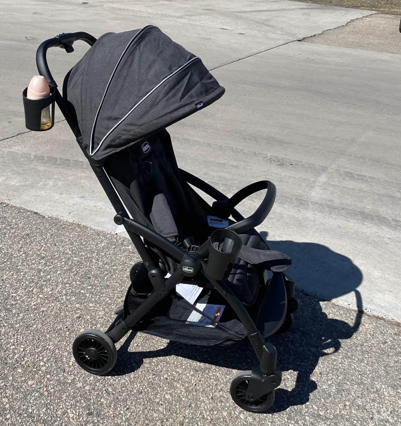 Chicco Presto Self-Folding, Compact Stroller with Canopy, Lightweight Aluminum Frame Umbrella Stroller, for Babies and Toddlers up to 50 lbs., Graphite/Grey customer photo 2