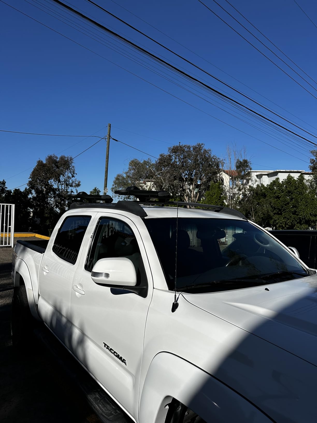 Thule Hull-a-Port XTR, Carry Up To 2 Kayaks, Folds Flat, Locks To Roof Rack customer photo 2