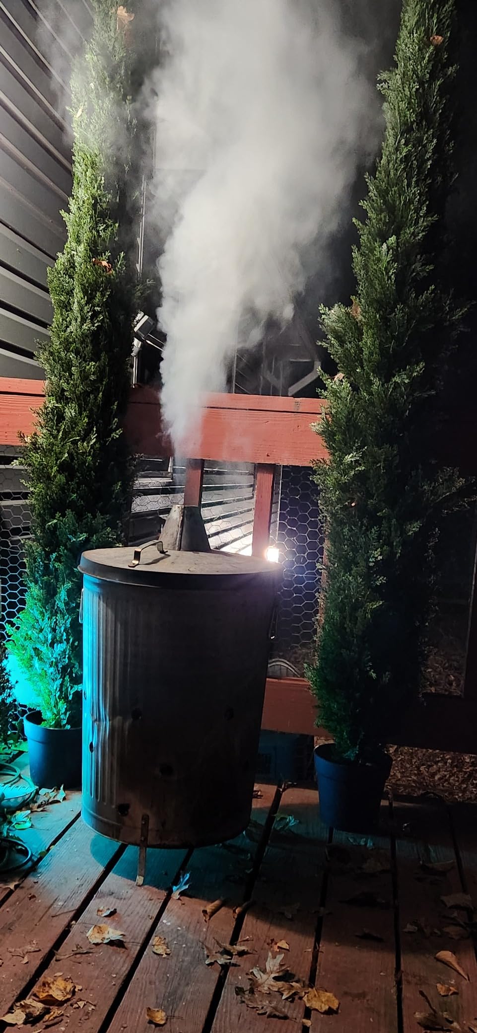 Gardenised 20-Gallon Galvanized Steel Incinerator Can with Lid & Vent Holes, High-Heat Outdoor Burn Bin for Leaves, Paper, Yard Waste & Garden Debris, Silver customer photo 1