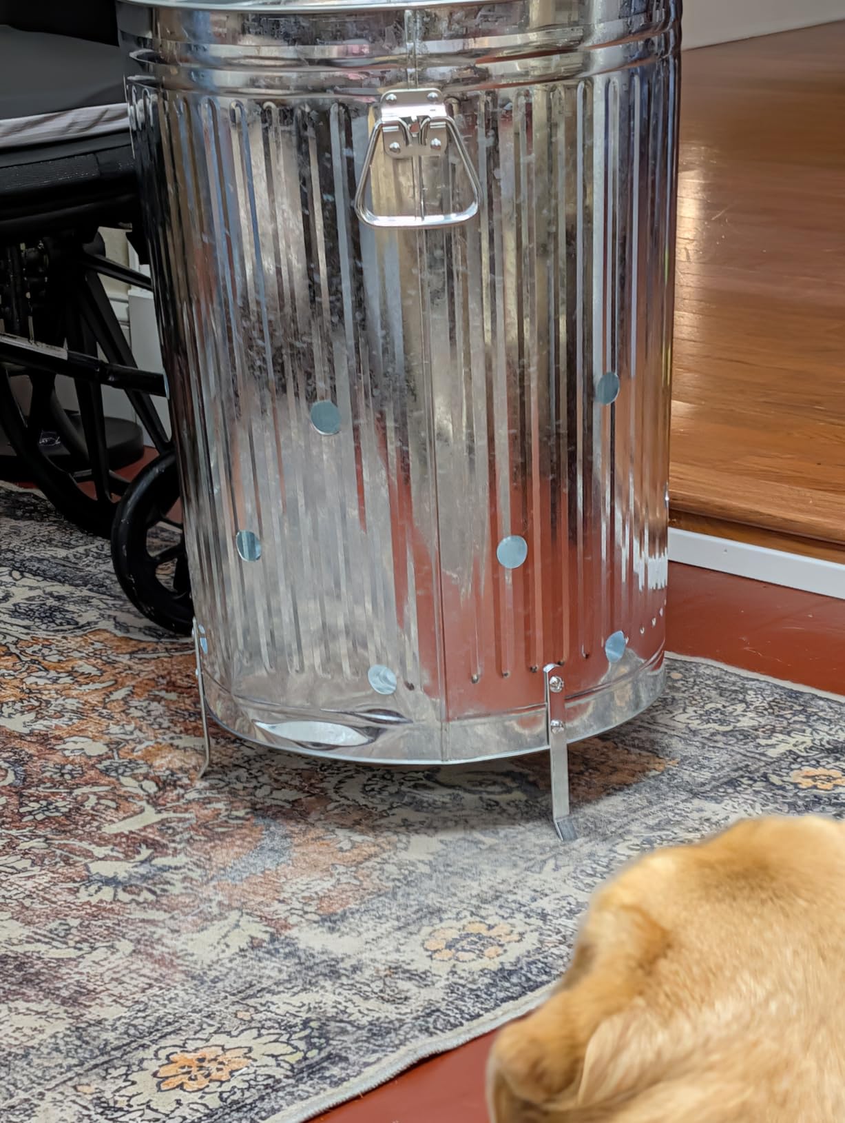 Gardenised 20-Gallon Galvanized Steel Incinerator Can with Lid & Vent Holes, High-Heat Outdoor Burn Bin for Leaves, Paper, Yard Waste & Garden Debris, Silver customer photo 2