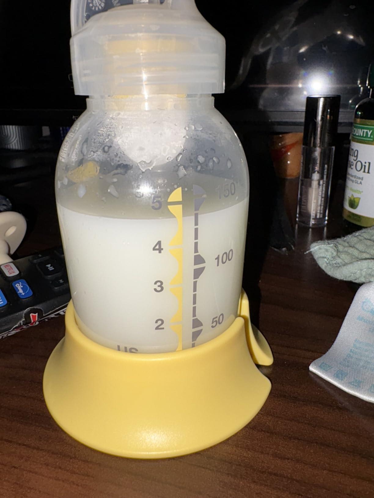Medela Harmony Manual Breast Pump & Silicone Milk Collector Set, On-the-Go | Saves Every Drop, Lightweight, Soft Comfort, 2-Phase Expression, 5 oz Bottle, Breastmilk Silicone Collector, BPA-Free customer photo 1