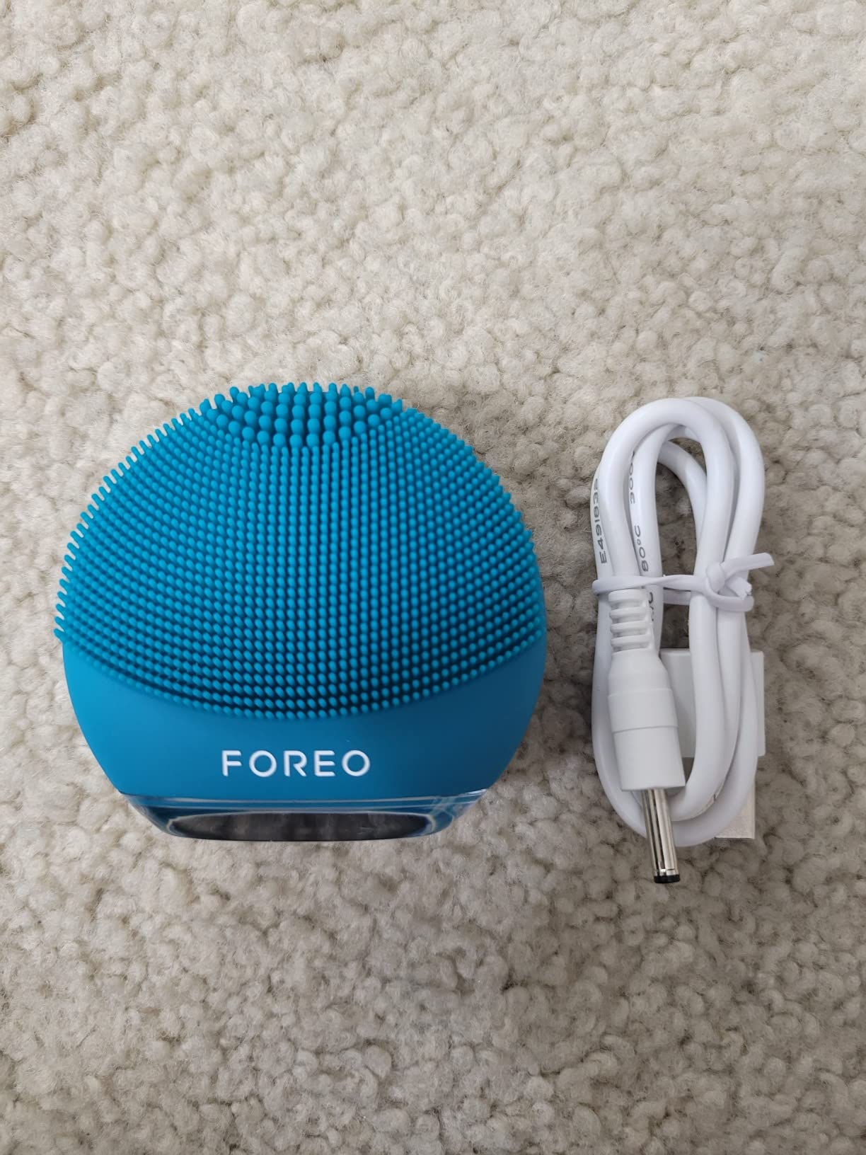 FOREO Luna 4 go Face Cleansing Brush & Firming Massager - Premium Face Care - Enhances Absorption - Simple Skin Care Tools - for All Skin Types- Evergreen customer photo 2