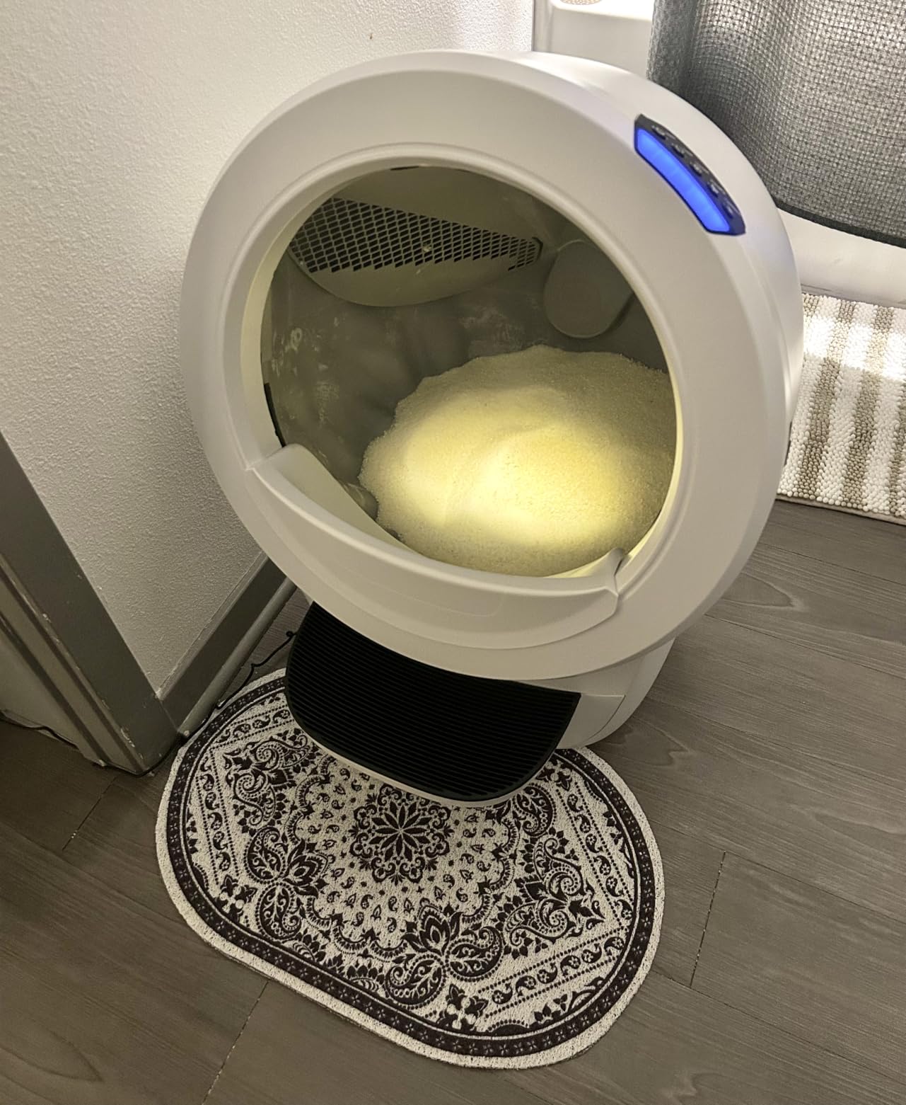 Litter-Robot 4 with Step and Fence by Whisker, Black - Automatic Self-Cleaning Cat Litter Box, Helps Reduce Litter Box Odors, Never Scoop Again, Includes 1 Year of WhiskerCare customer photo 1