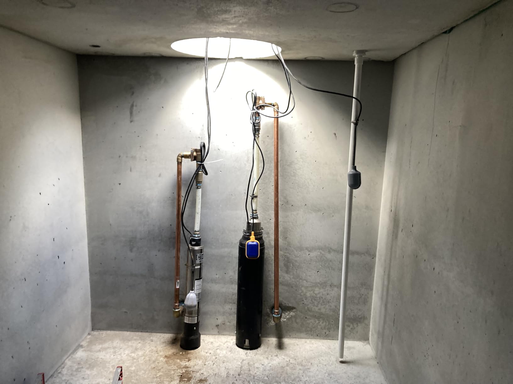 VEVOR Deep Well Submersible Pump 1 HP 115V/60Hz 37 GPM Flow 207 ft Head | Industrial Irrigation & Home Use, 4 inch Stainless Steel Water Pump customer photo 1