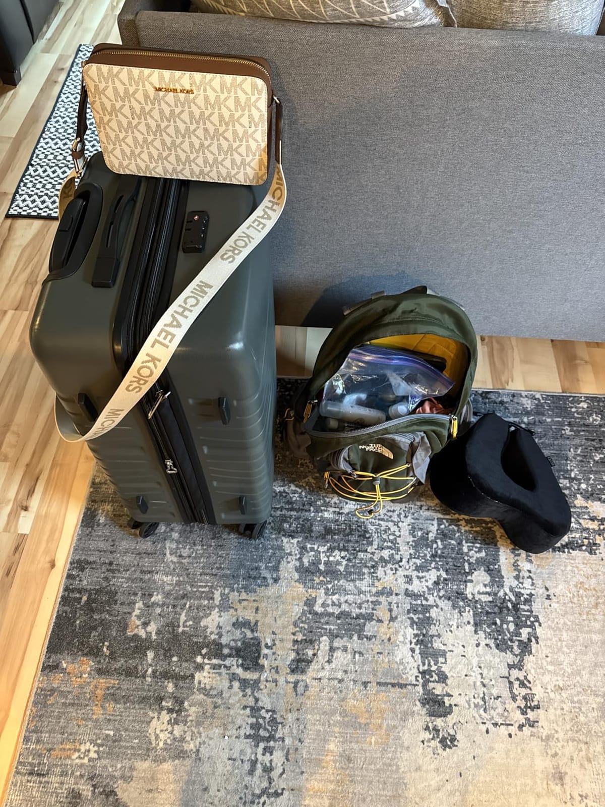 Samsonite Evolve SE Hardside Expandable Luggage with Spinners, Bass Black, 3PC Set (CO/M/L) customer photo 1