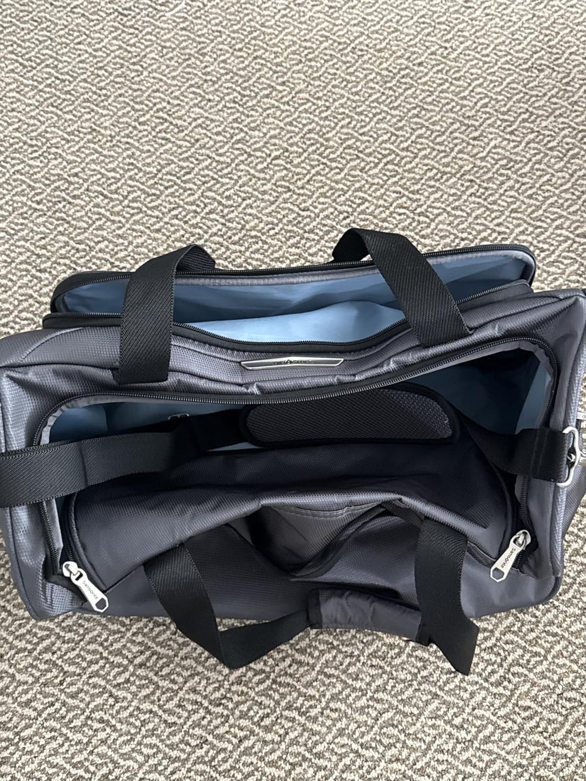 Samsonite Ascella 3.0 Softside Expandable Luggage with Spinner Wheels, 2W Garment Bag, Black customer photo 2