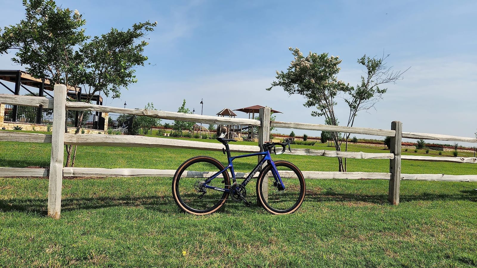 KABON Carbon Gravel Road Bike, T800 Carbon Fiber Frame 700C Road Bike with 18 Speeds Drivetrain, Integrated Carbon Handlebar, Disc Brakes Racing Bicycle for Adult Unisex customer photo 1