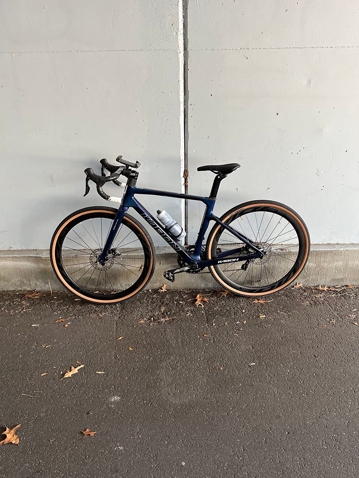 KABON Carbon Gravel Road Bike, T800 Carbon Fiber Frame 700C Road Bike with 18 Speeds Drivetrain, Integrated Carbon Handlebar, Disc Brakes Racing Bicycle for Adult Unisex customer photo 2
