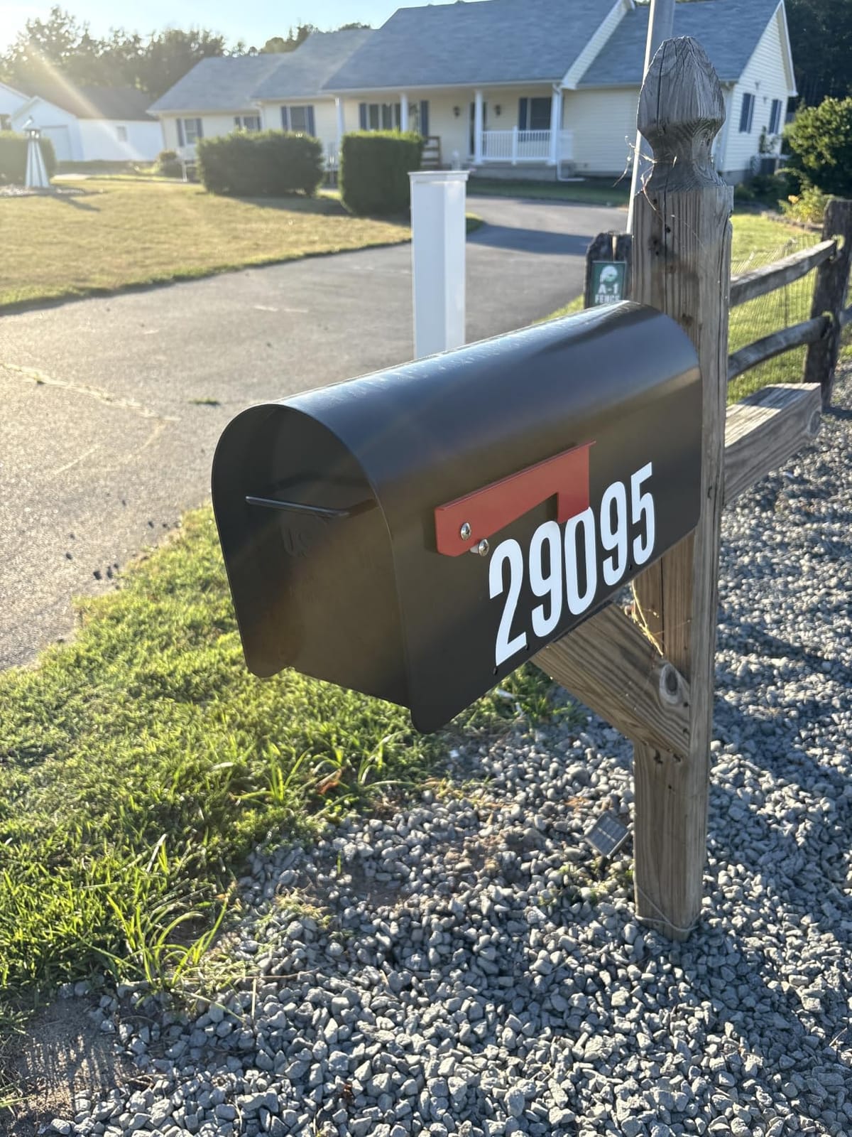 Architectural Mailboxes Ironside Large Capacity Galvanized Steel Post-Mount Mailbox, Black customer photo 2