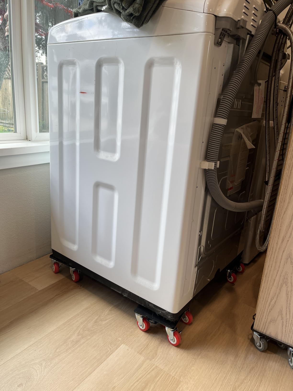 MYUEA Furniture Dolly, Furniture Movers with 5 Wheels, Carbon Steel Panel Heavy Duty Dolly, Maximum Load 3474LBS, Furniture Lifter with 5 360° Rotatable Rubber Universal Wheels (Black, 6.89x6.9 in) customer photo 1