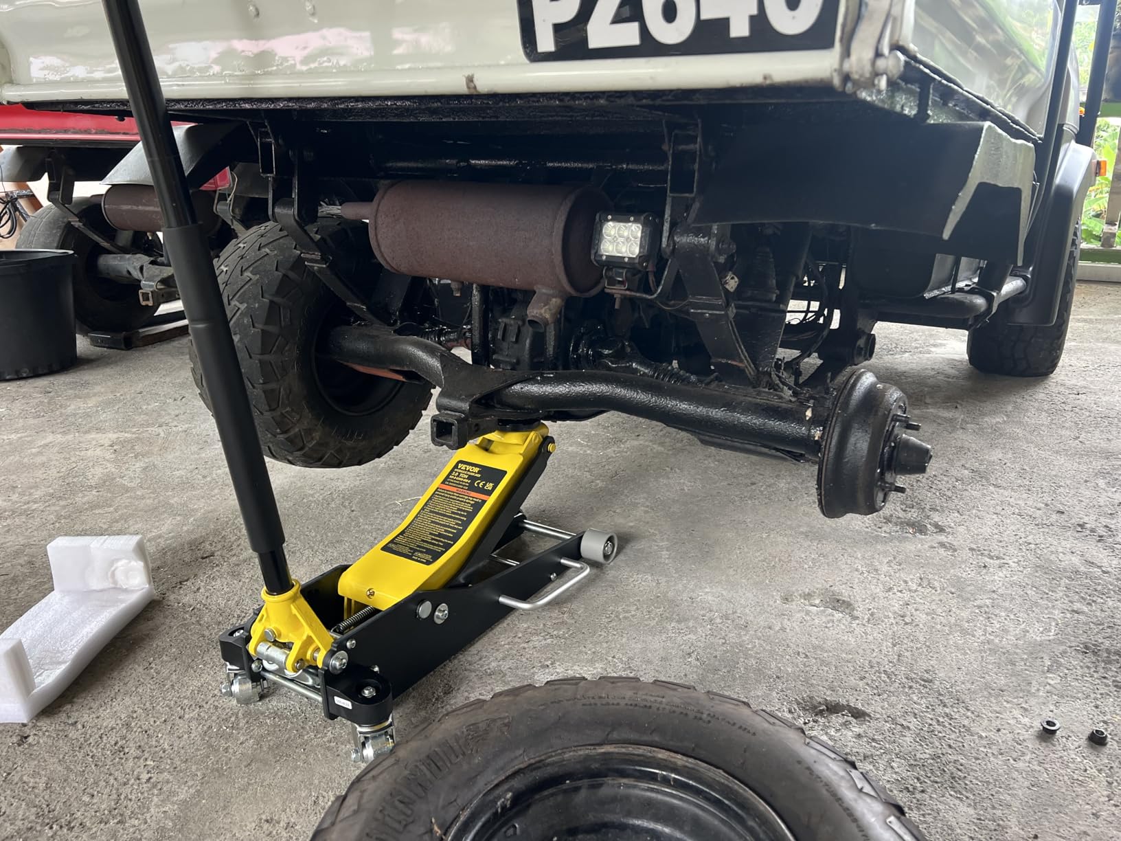 VEVOR 3 Ton Low Profile Aluminum & Steel Racing Floor Jack | Dual Pistons Quick Lift Pump, Lifting Range 3-6/11