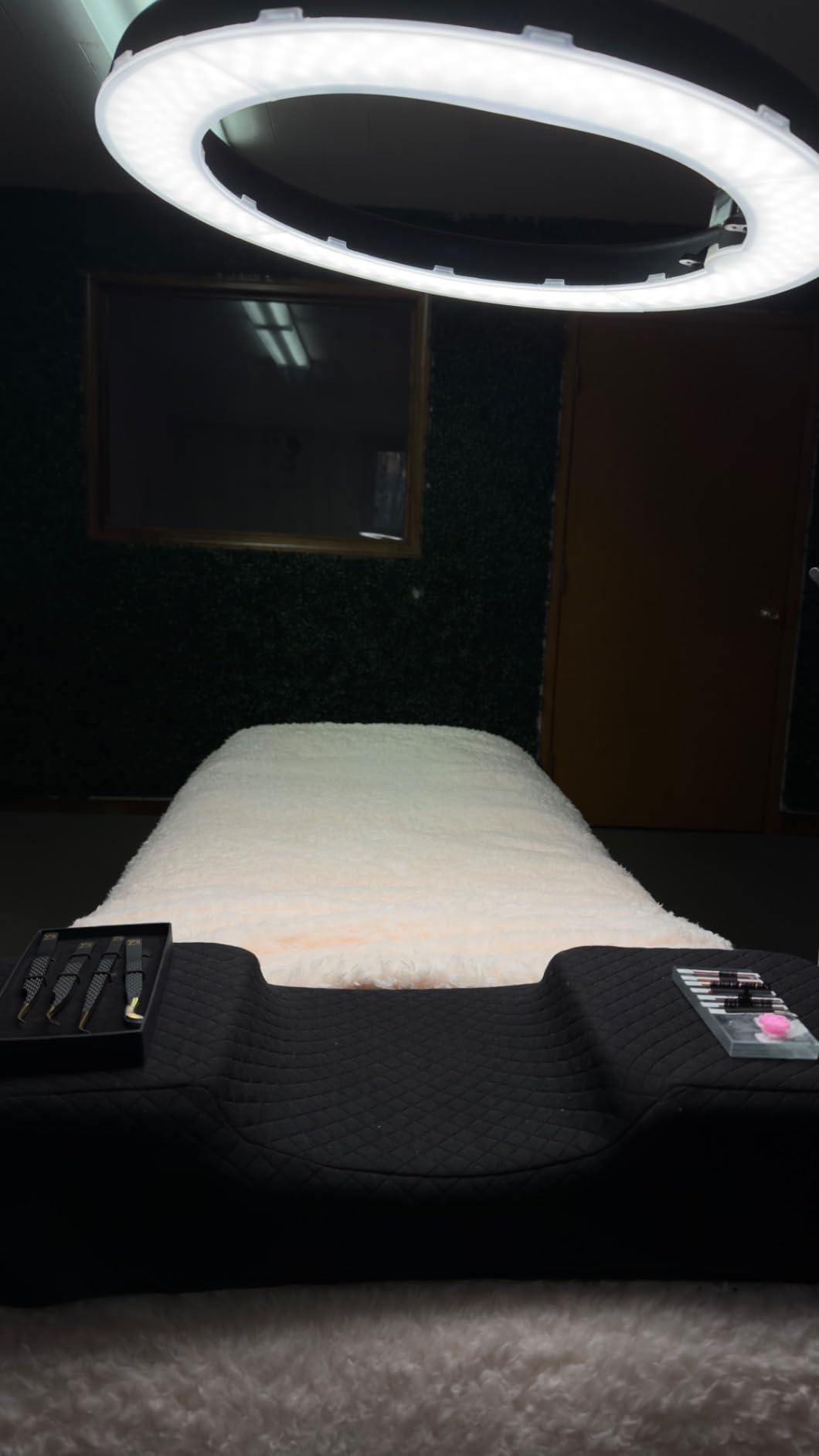 Masajeo Lash Bed Eyelash Bed Portable for Lash Extensions | Height Adjustable Waterproof Aluminum Frame (Black) customer photo 1