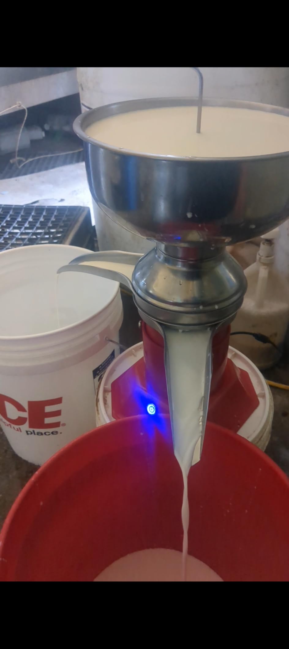 Milk Cream Centrifugal Separator Electric descremadora de leche 100L/H Capacity Cream Maker with 5L 304 Stainless Steel Bowl for Fresh Goat Cow Milk, 110V 100W customer photo 2
