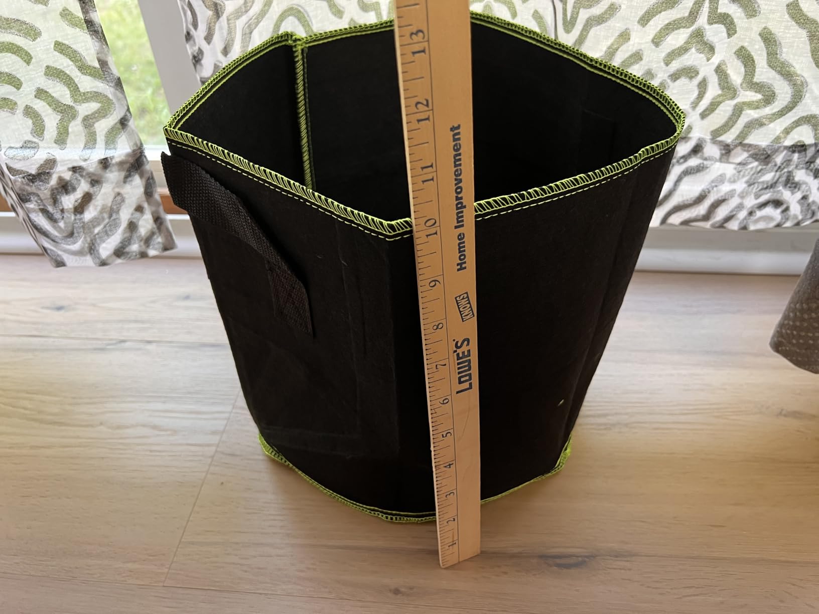 MEKOLIFE 10 Gallon Potato Grow Bags, Viewing Window and Reinforced Handles, 6 Pack 300GSM Breathable Nonwoven Garden Planting Pots, Collapsible Gardening Supplies for Patio Balcony Backyard customer photo 1