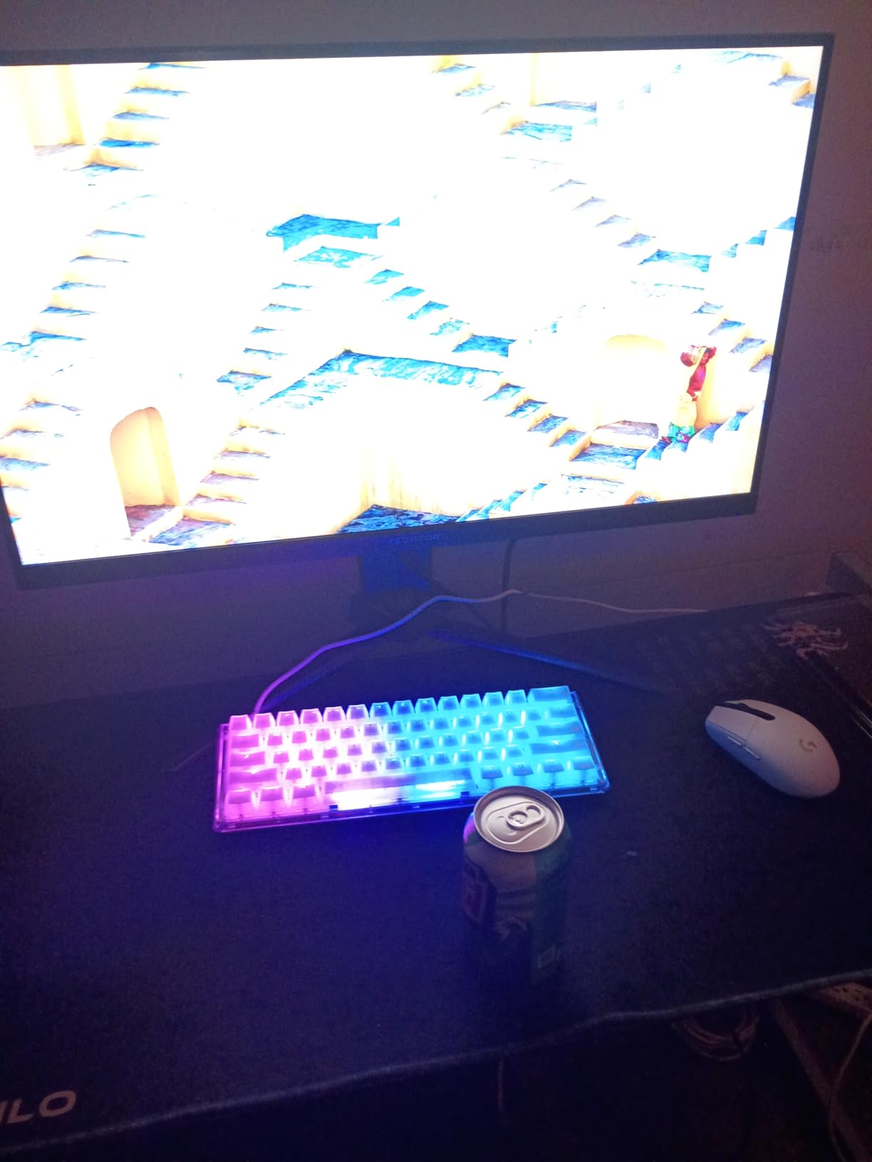 Ducky One 3 Mini Aura 60% Mechanical Keyboard: Quack Mechanics Dampening, Hot-Swappable Cherry MX Red Switches, High-Density PBT Tripleshot Keycaps, RGB, US, White customer photo 1