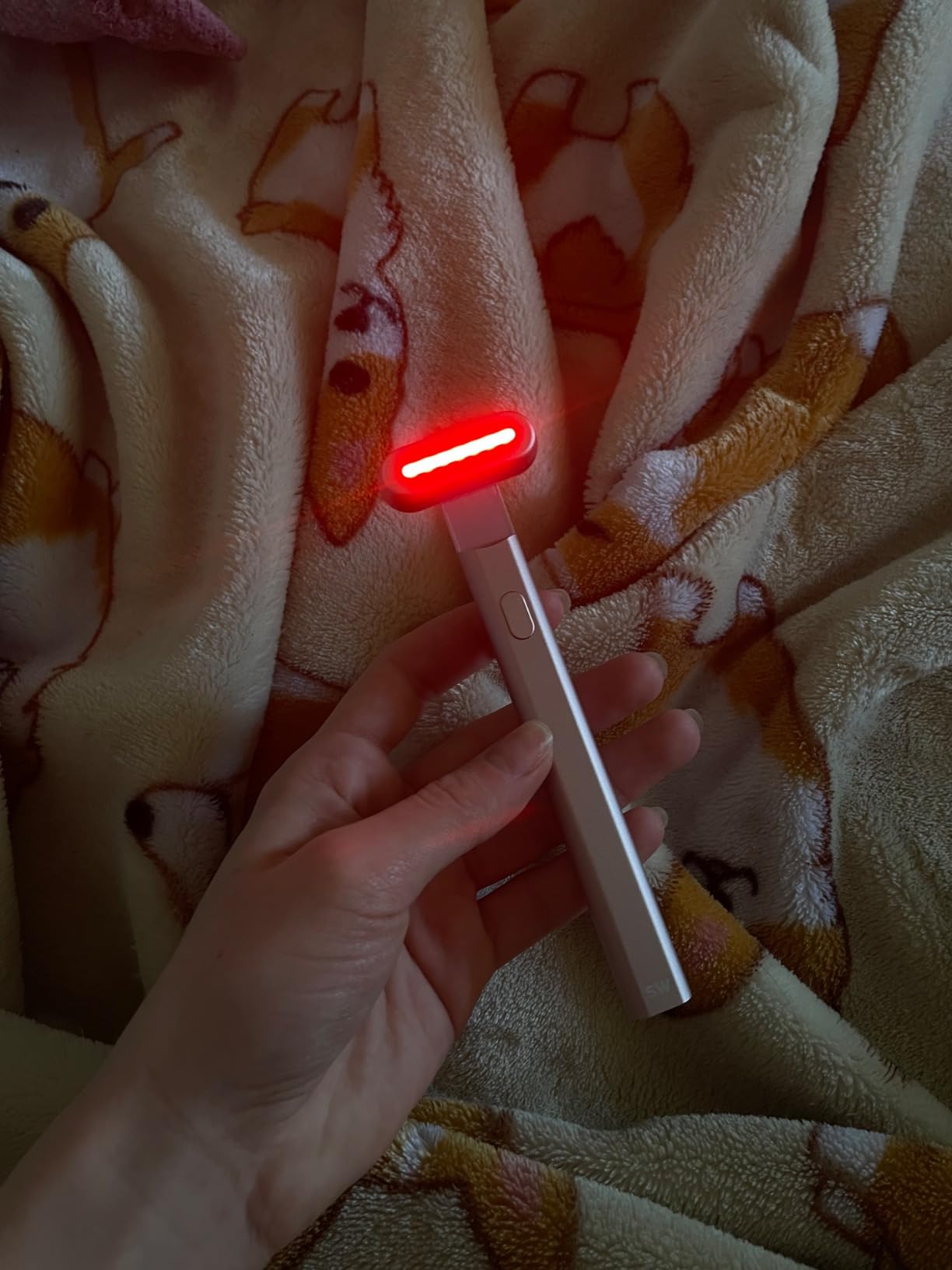Solawave 4-in-1 Radiant Renewal Red Light Therapy Wand & Renew Complex Activation Serum | Beauty Device for Face & Neck customer photo 2