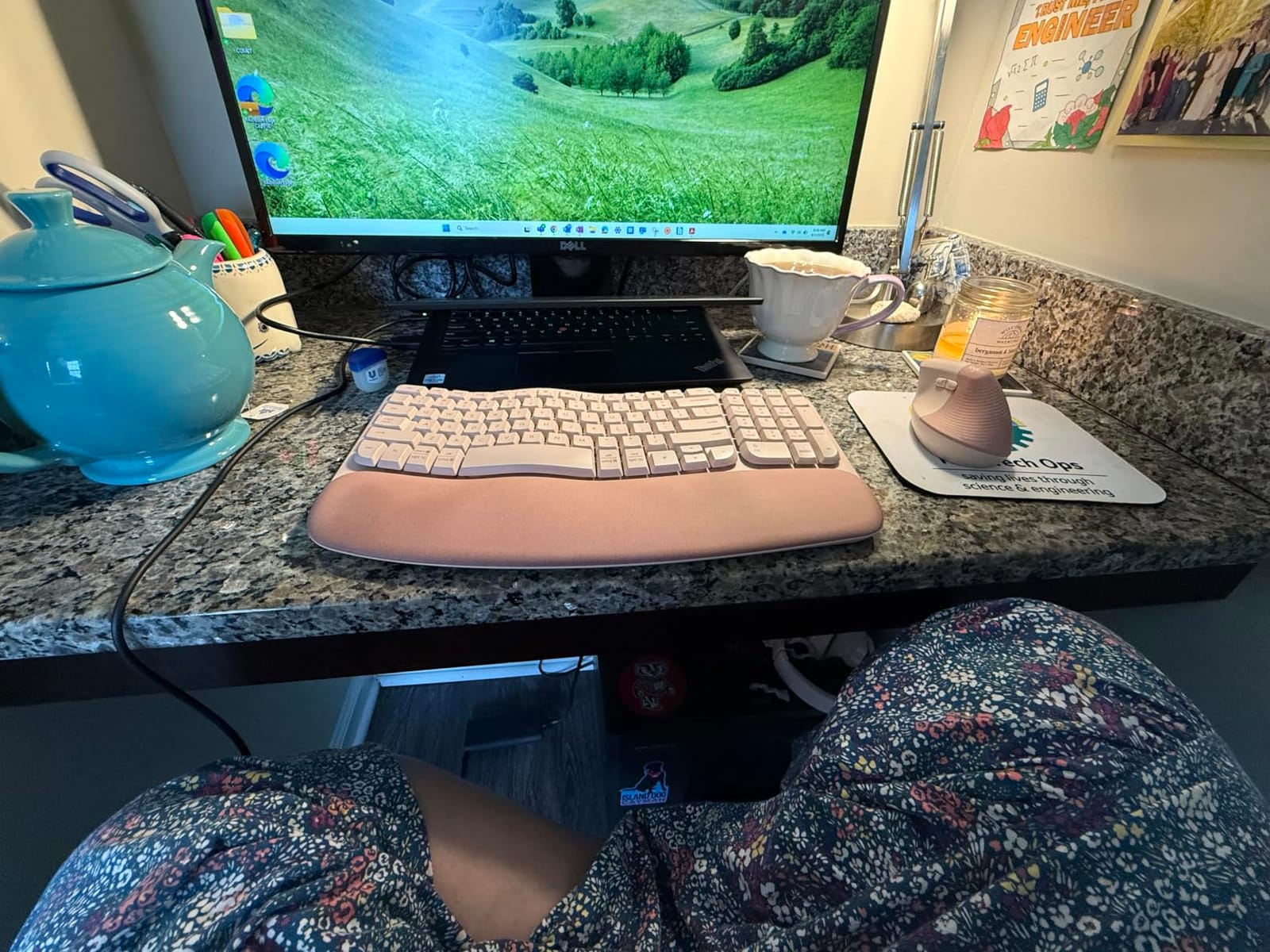 Logitech Wave Keys Wireless Ergonomic Keyboard - Rose | Cushioned palm rest, comfortable natural typing, Easy-Switch, Logi Bolt Receiver, Multi-OS, Windows/Mac customer photo 1