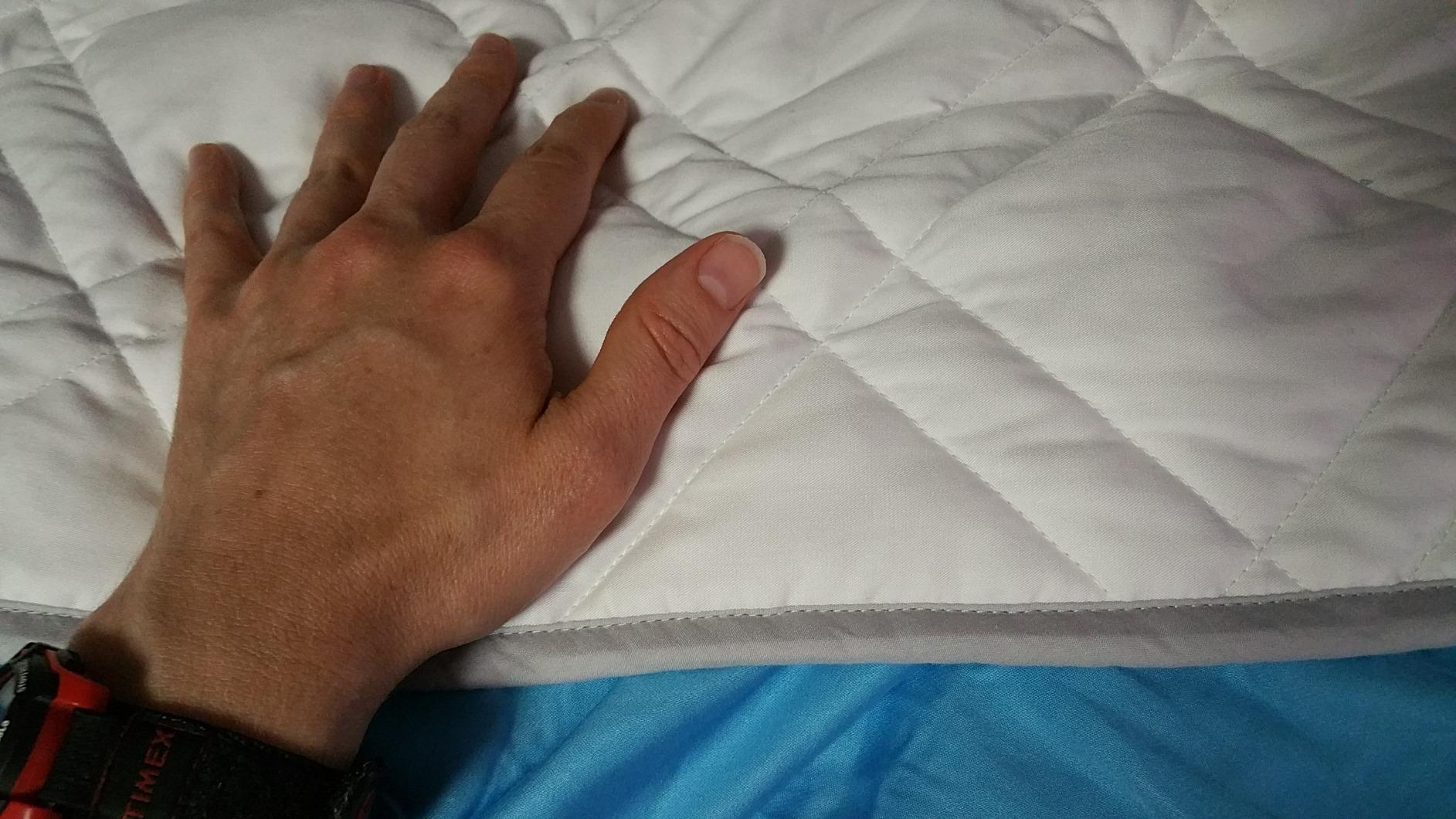 Cooling Weighted Blanket for Adults, 15 lbs, Full/Queen Size Weighted Blanket, 60x80 inches, Silky Soft Bamboo Viscose, Machine Washable, White customer photo 1