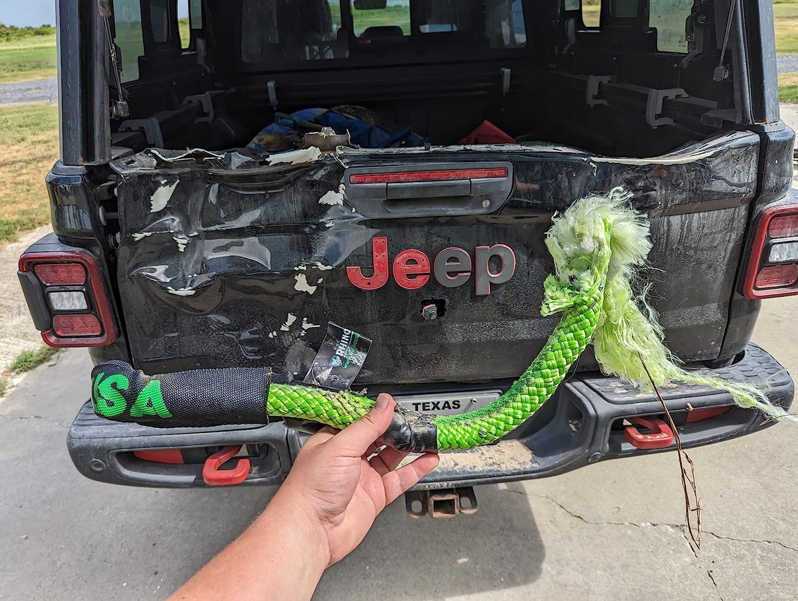 Rhino USA Kinetic Rope Recovery Kit, 7/8in x 30ft w/Soft Shackles | Heavy Duty Snatch Strap with 2 Soft Shackles Included. For UTV, ATV, Truck, Car, Jeep & Tractor Recovery Pulls. Red customer photo 1