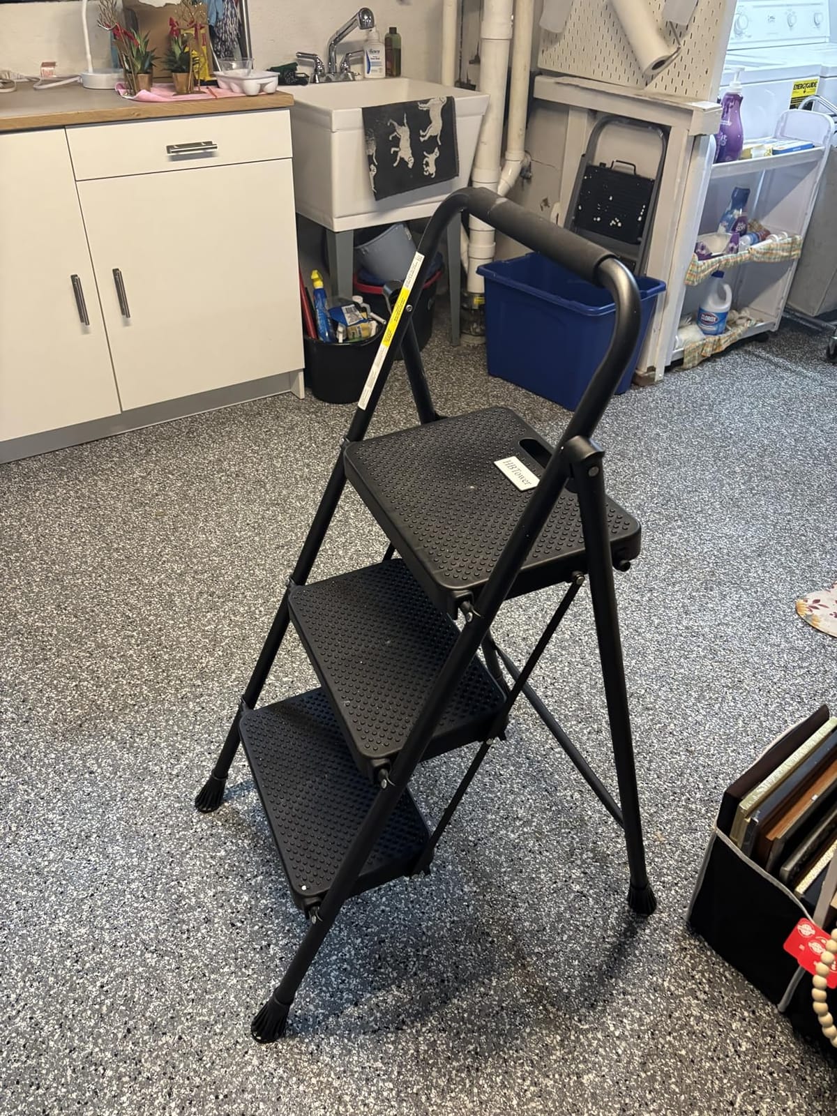 HBTower Step Ladder, Folding Step Stool with Wide Anti-Slip Pedal | Sturdy Steel Ladder, Convenient Handrail, Lightweight, Portable Steel Step Stool customer photo 1