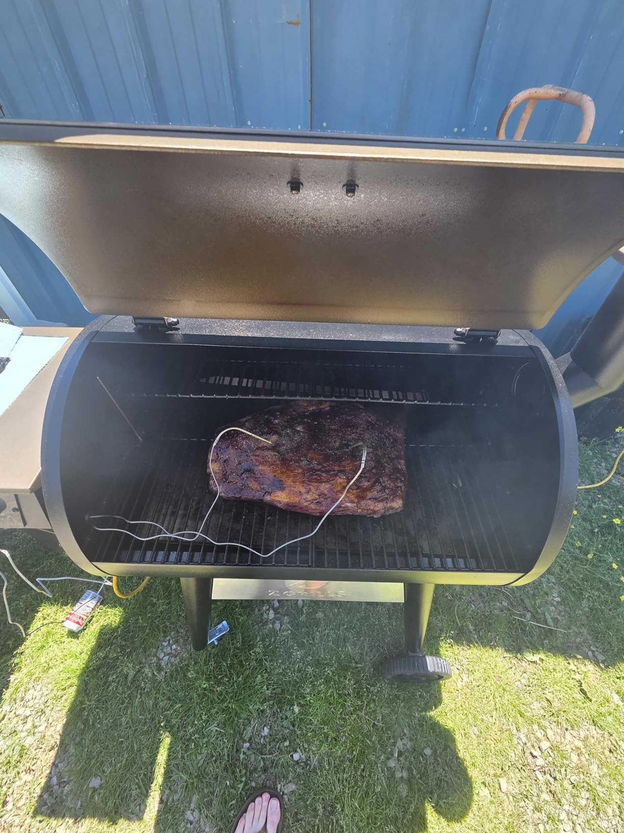 Z GRILLS 2026 200A Table Top Wood Pellet Grill, Pellet Smoker with PID V3.0 Controller, Meat Probes, 202 sq.in Cooking Area, Fit for RVs, Road Trips & Apartments customer photo 2