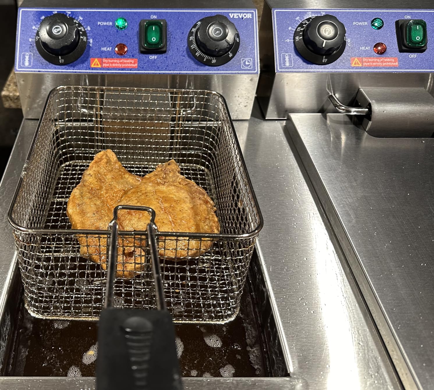 VEVOR Commercial Deep Fryer, Dual Tank 3000W Electric Countertop Fryer with Basket, 2 x 11.6Qt/11L Double Stainless Steel Oil Fryer with Drain, Time & Temp Control, for Kitchen Restaurant Use customer photo 1