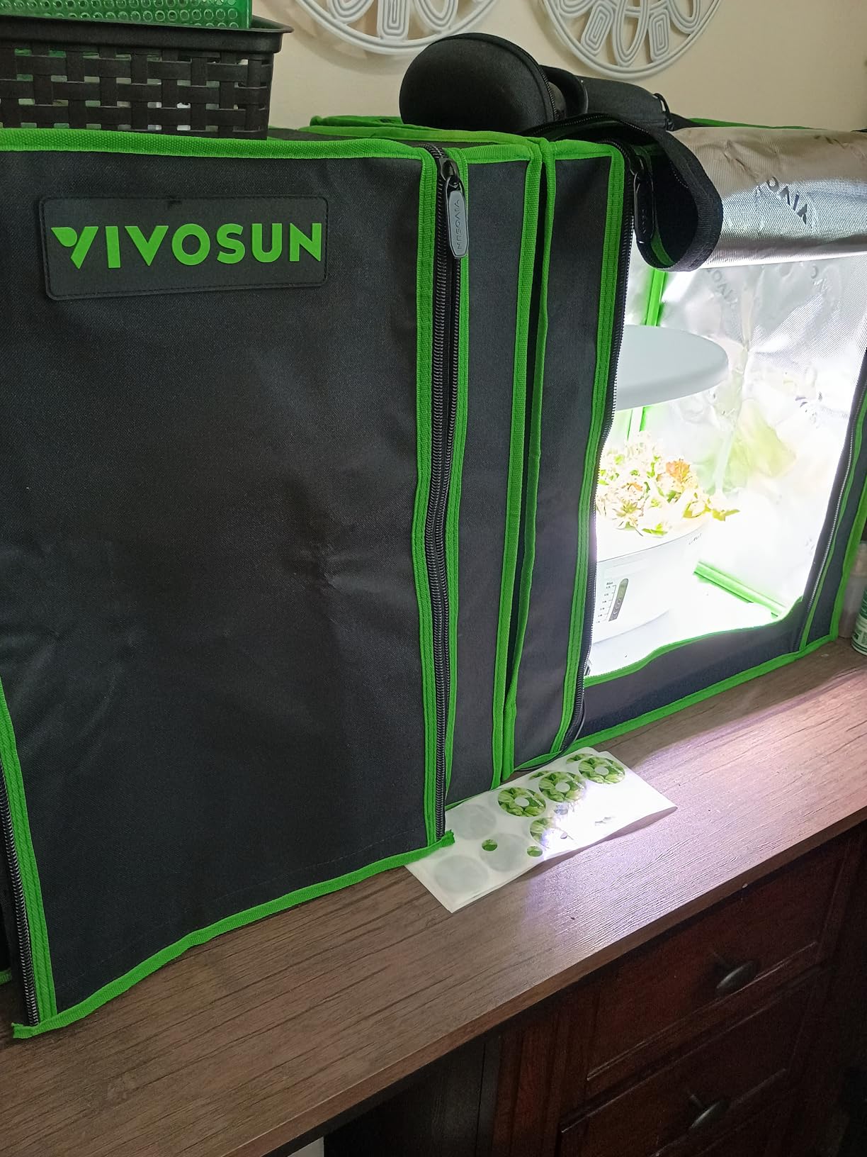 VIVOSUN Small Grow Tent for Aerogarden 20