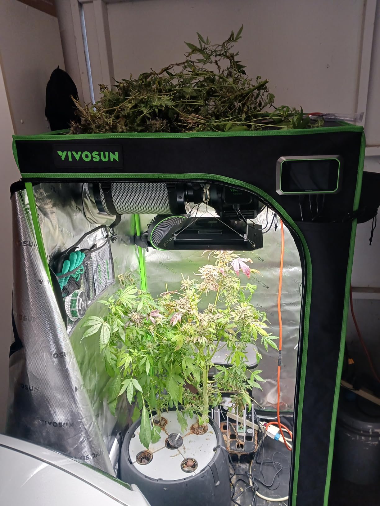 VIVOSUN Smart Grow Tent Kit 2x4, 2-Plant WiFi-Integrated Grow System | including 200W Full Spectrum LED, Automatic Control with GrowHub E42A+, Efficient Ventilation System, 48x24x60