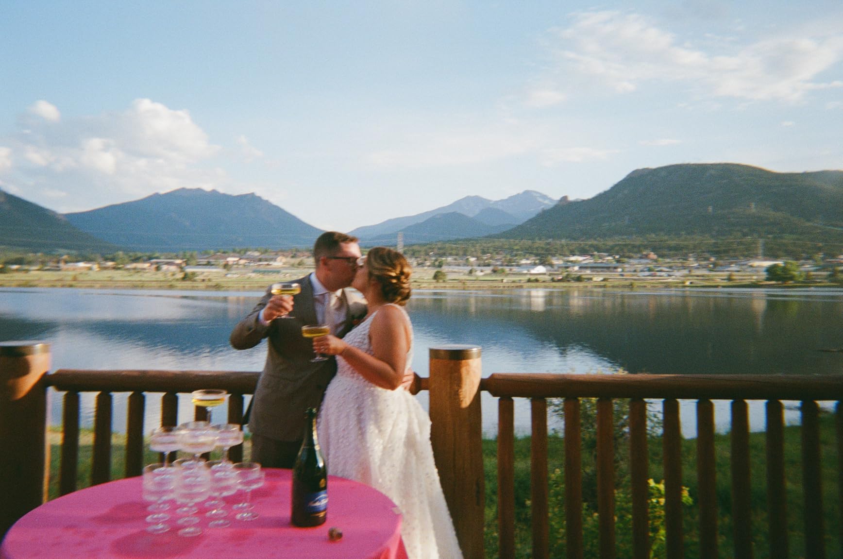White Disposable Cameras for Wedding (12 Pack) - Deluxe Disposable Camera Bulk Set customer photo 2