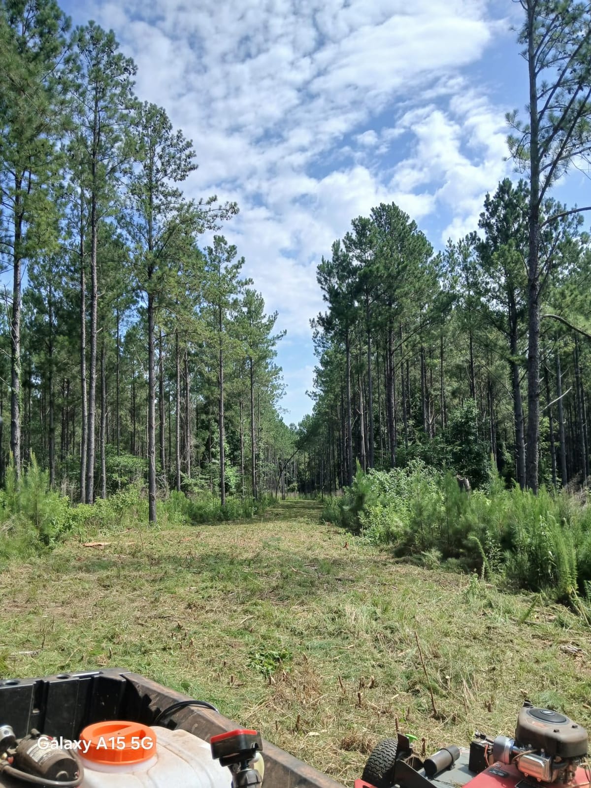 Earthquake Acreage Tow-Behind Mower, 44