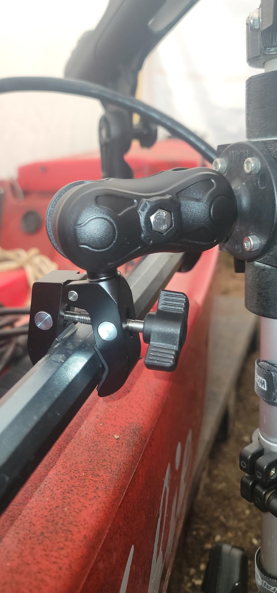 BRCOVAN 1.5'' Ball Clamp Mount Base with Aluminum Alloy Tough-Claw (C-Size) customer photo 2