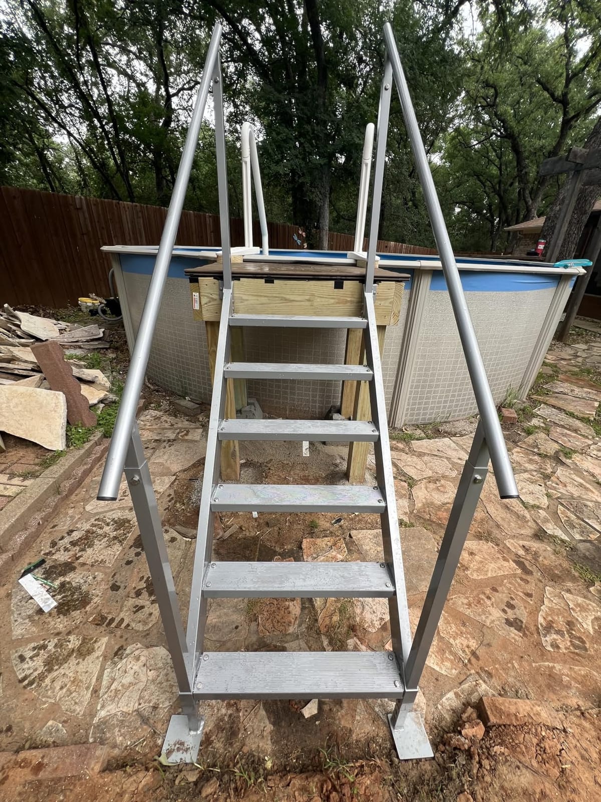VEVOR Dock Ladder 6 Steps, 500lbs Load Pool Steps, Adjustable Height Aluminum Dock Stairs, Pontoon Boat Ladder with Handrails & Widen Nonslip Pedals for Lake/Pool/Marine Boarding/RV/House customer photo 1
