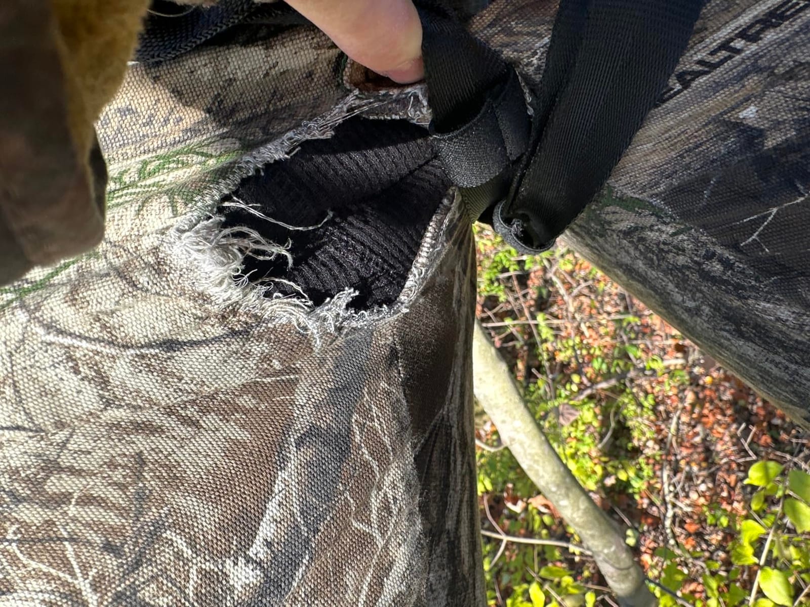 Realtree Men's Camo Hunting Cargo Pants, Durable 6-Pocket Outdoor Tactical Pants, Slim Fit, Sizes S-5X customer photo 1