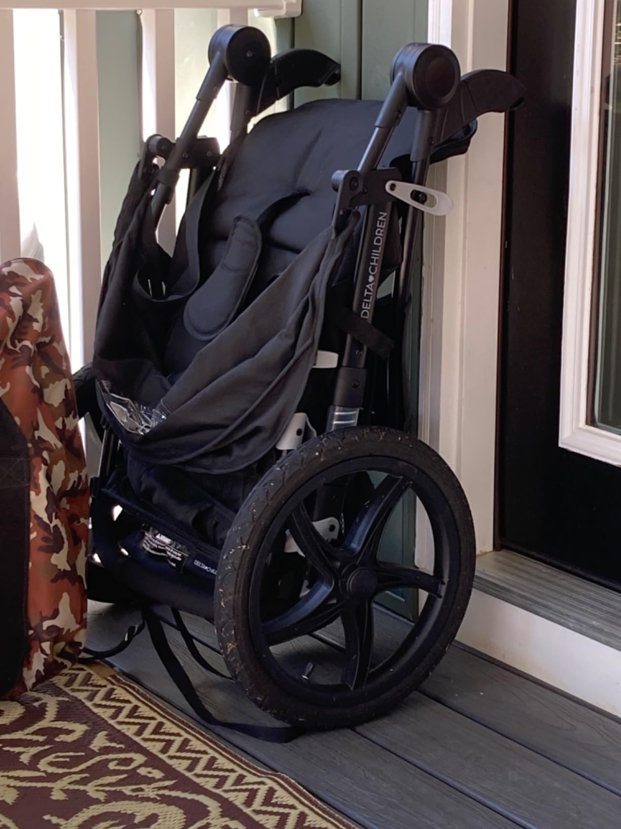 Delta Children Apollo Jogging Stroller - Shock Absorbing Frame with Large Canopy & Recline - Car Seat Compatible, Black customer photo 1