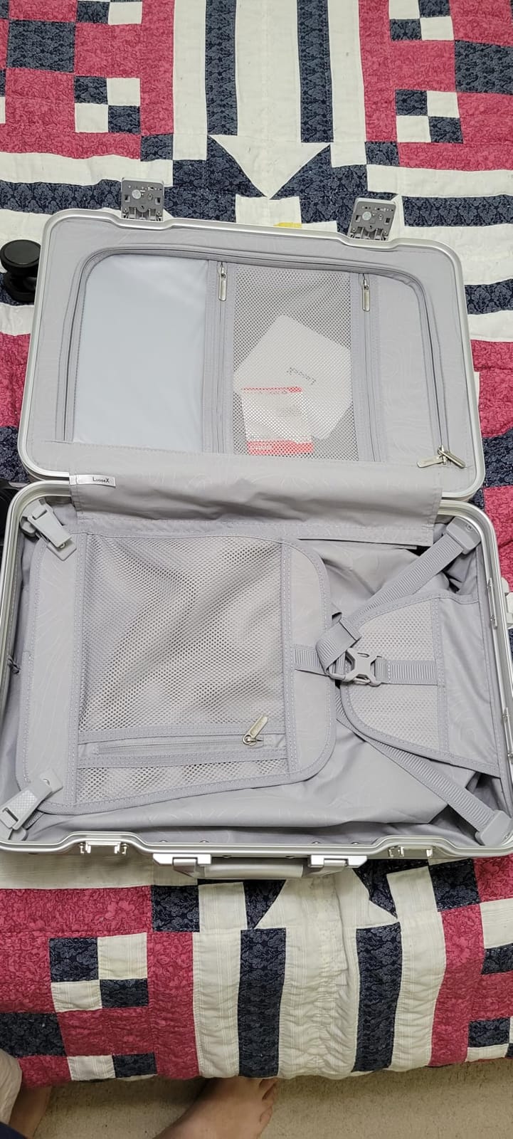 LUGGEX 28 Inch Zipperless Checked Luggage, Silver Grey customer photo 1