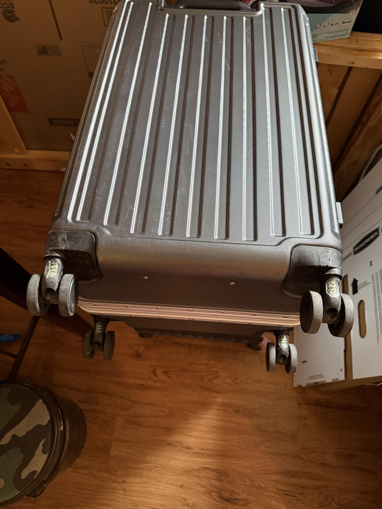 LUGGEX 28 Inch Zipperless Checked Luggage, Silver Grey customer photo 2