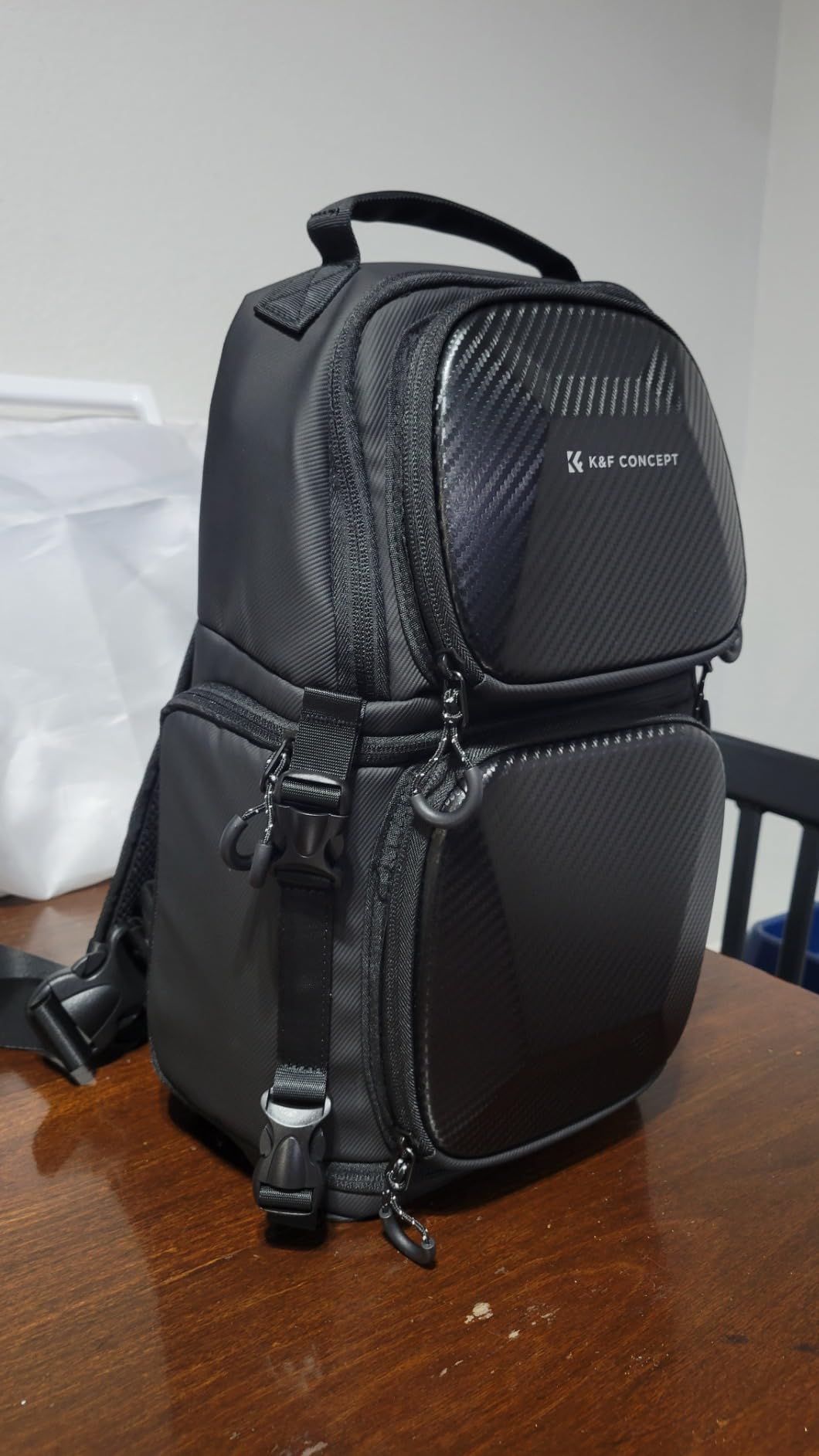 K&F CONCEPT Camera Sling Bag, Compact Crossbody Backpack, 10L | Fits Mirrorless & Small DSLR. Water-Repellent Twill Fabric. 5 Removable Dividers. Adjustable Strap 20.5-39.8 in. BS11 customer photo 2